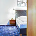 Smarthotel Schmid - Restaurant & Bar Inhouse - Naehe Schlossteich Sitzenberg