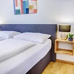 Smarthotel Schmid - Restaurant & Bar Inhouse - Naehe Schlossteich ホテル *