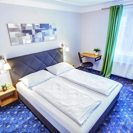 Smarthotel Schmid - Restaurant & Bar Inhouse - Naehe Schlossteich Hotel *