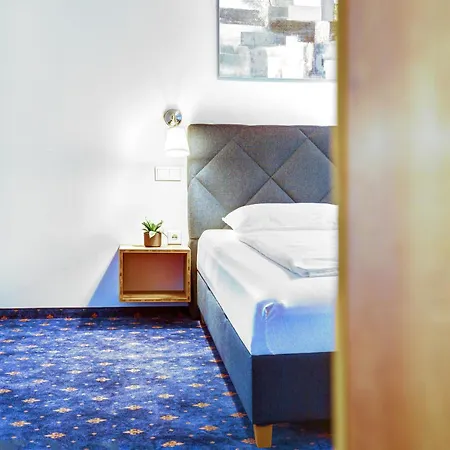 Smarthotel Schmid - Restaurant & Bar Inhouse - Naehe Schlossteich Sitzenberg