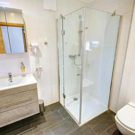 Smarthotel Schmid - Restaurant & Bar Inhouse - Naehe Schlossteich