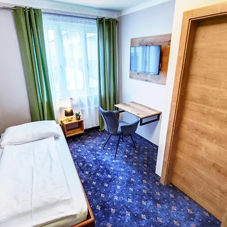 Smarthotel Schmid - Restaurant & Bar Inhouse - Naehe Schlossteich Hotel *