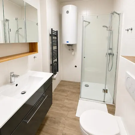 Hotel Smarthotel Schmid - Restaurant & Bar Inhouse - Naehe Schlossteich Sitzenberg
