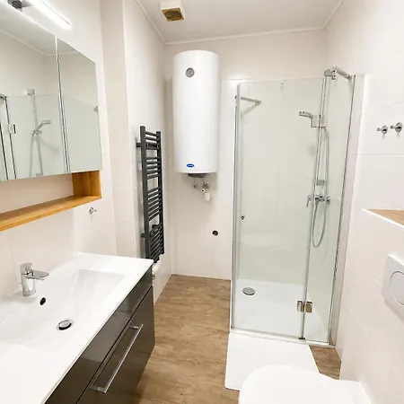 Smarthotel Schmid - Restaurant & Bar Inhouse - Naehe Schlossteich *