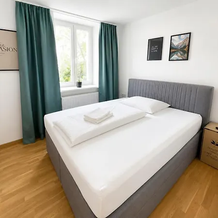 Smarthotel Schmid - Restaurant & Bar Inhouse - Naehe Schlossteich * Sitzenberg