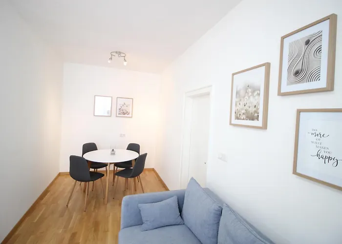 Smarthotel Schmid - Restaurant & Bar Inhouse - Naehe Schlossteich * Sitzenberg