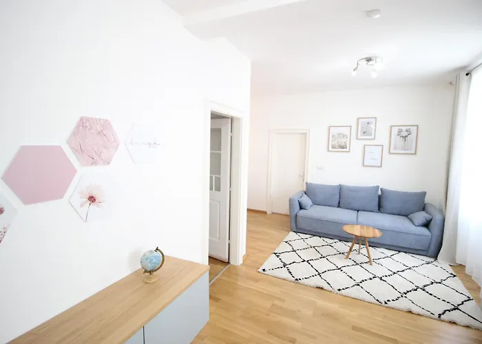 Smarthotel Schmid - Restaurant & Bar Inhouse - Naehe Schlossteich Hotel *