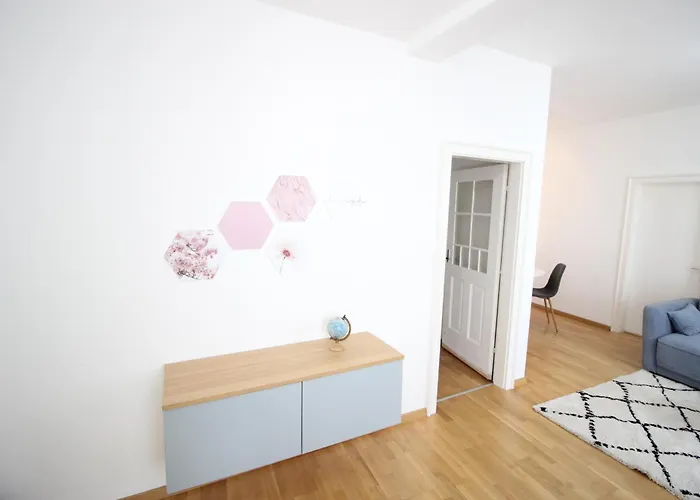 Hotel Smarthotel Schmid - Restaurant & Bar Inhouse - Naehe Schlossteich *