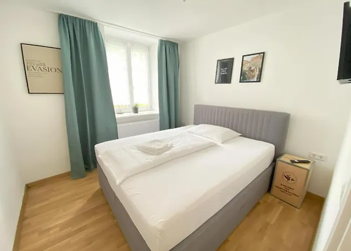 Smarthotel Schmid - Restaurant & Bar Inhouse - Naehe Schlossteich