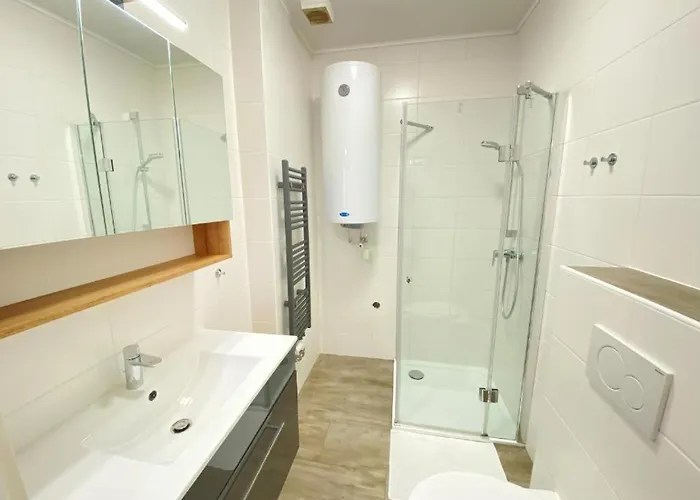 Hotel Smarthotel Schmid - Restaurant & Bar Inhouse - Naehe Schlossteich *