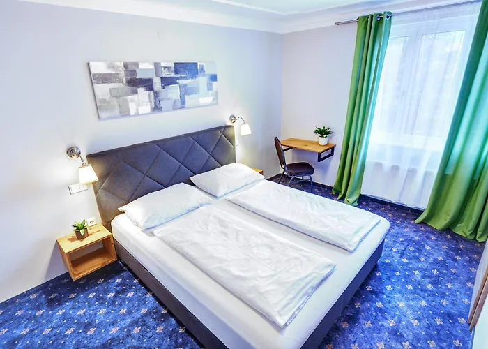 Smarthotel Schmid - Restaurant & Bar Inhouse - Naehe Schlossteich Hotel *