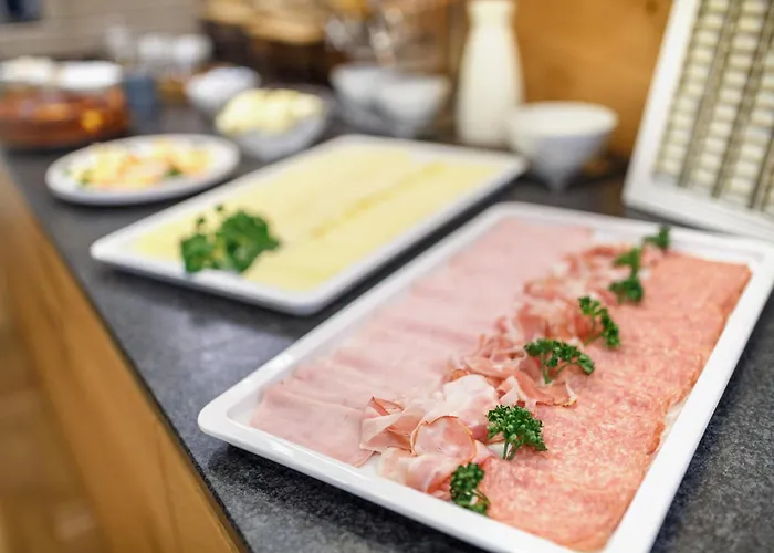 Smarthotel Schmid - Restaurant & Bar Inhouse - Naehe Schlossteich * Sitzenberg