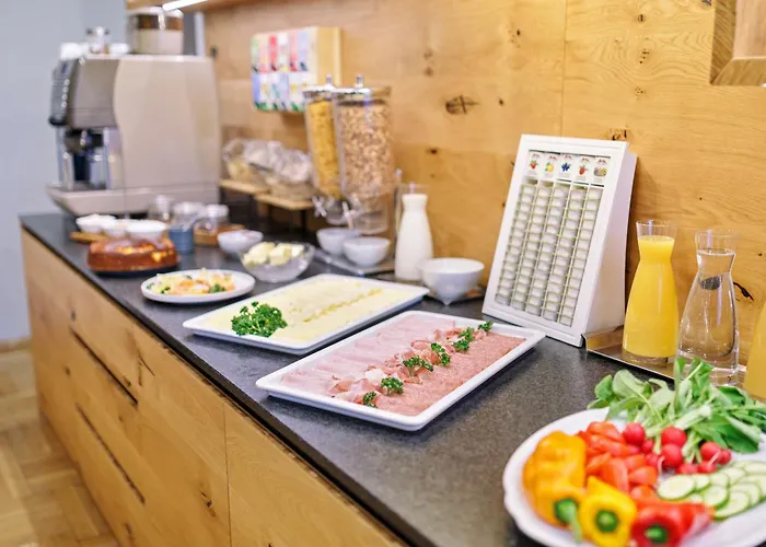 Smarthotel Schmid - Restaurant & Bar Inhouse - Naehe Schlossteich * Sitzenberg