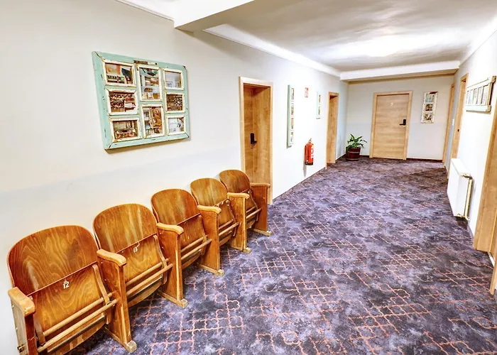 Smarthotel Schmid - Restaurant & Bar Inhouse - Naehe Schlossteich *