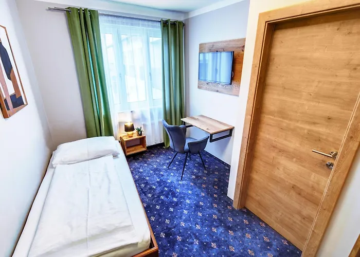 Smarthotel Schmid - Restaurant & Bar Inhouse - Naehe Schlossteich Hotel *