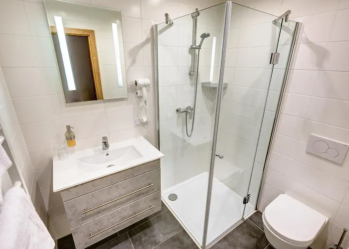 Smarthotel Schmid - Restaurant & Bar Inhouse - Naehe Schlossteich *