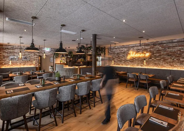 Hotel Smarthotel Schmid - Restaurant & Bar Inhouse - Naehe Schlossteich *